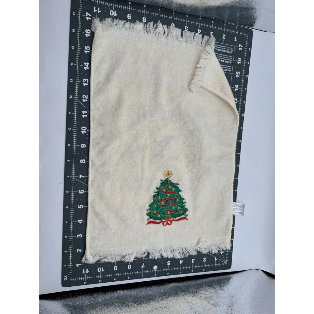 Lot‎ of 2 Vintage Christmas Tree Embroidered Towels Cream 16x10 in